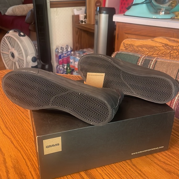 Gravies men’s black Slymz Mid Wax size 7 water resistant skate shoe new in box. - Picture 5 of 12